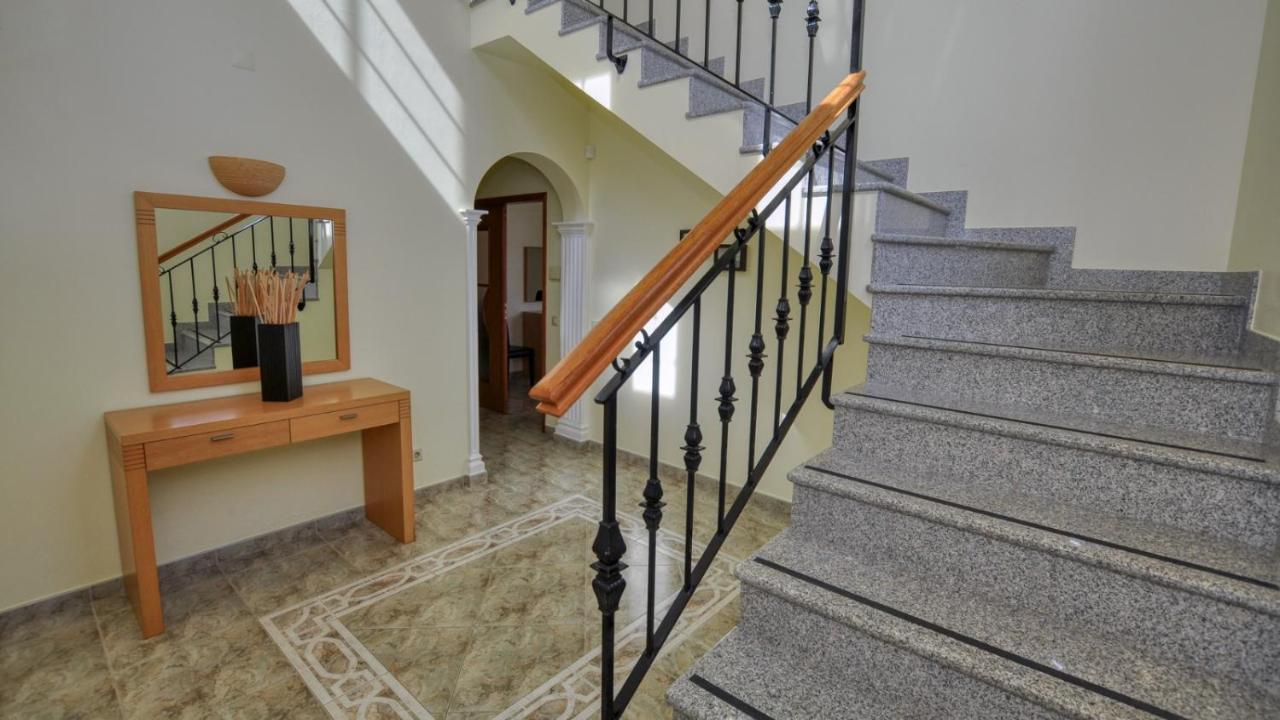 8-Bed Villa In Vilamoura-Sleeps-Playground-Pool Экстерьер фото